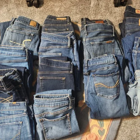 Various Pairs of jeans - Picture 5 of 6